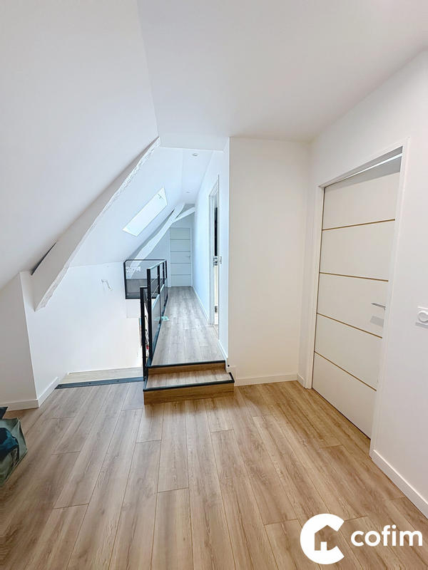 Maison - 203 m² - 7 pièces