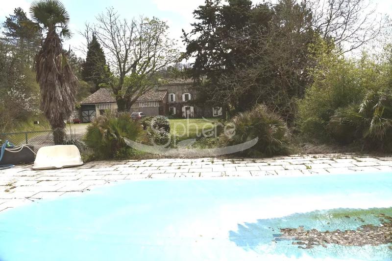 Propriété - 317 m² - 22 pièces