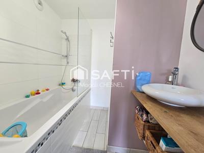 Maison - 104 m² - 8 pièces