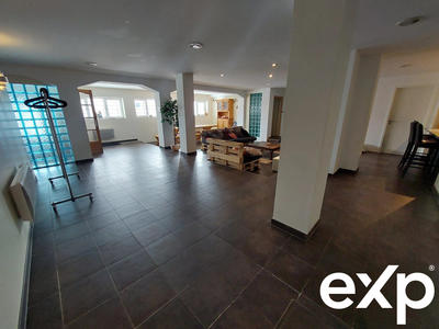 Loft - 214 m² - 7 pièces