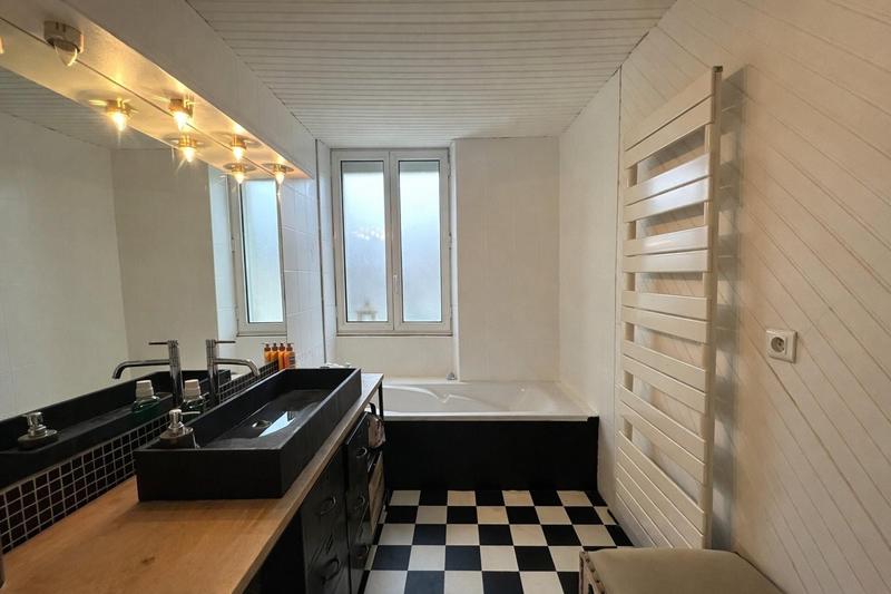 Maison - 95 m² - 4 pièces