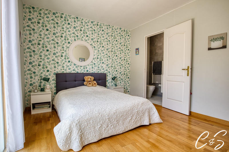 Maison - 215 m² - 6 pièces