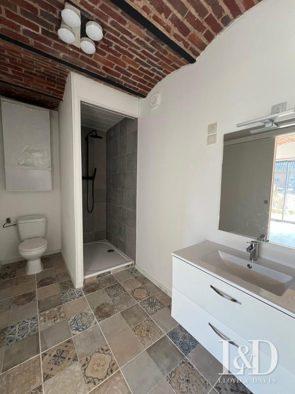 Maison - 460 m² - 18 pièces