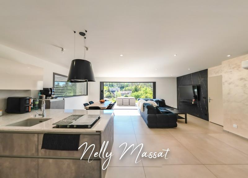 Maison - 170 m² - 6 pièces