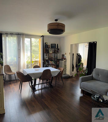 Appartement - 79 m² - 4 pièces