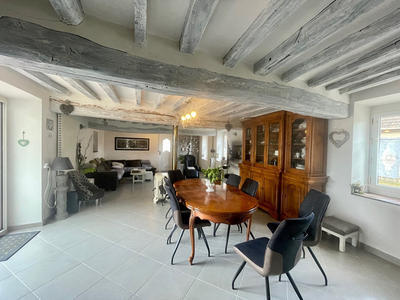 Maison - 200 m² - 8 pièces