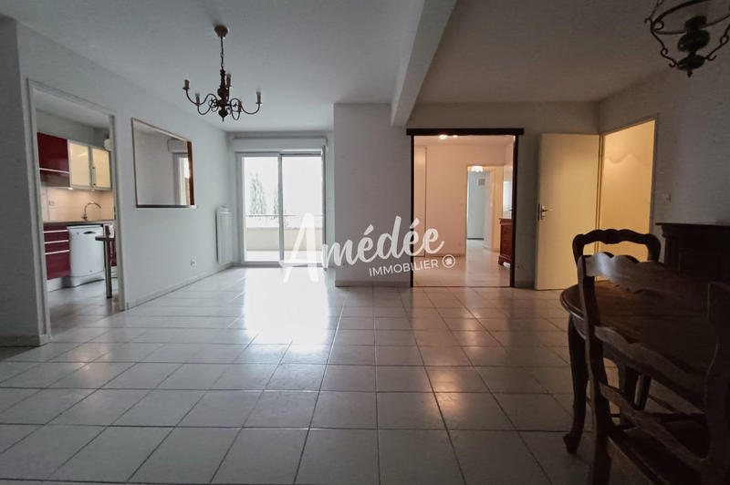 Appartement - 93 m² - 4 pièces