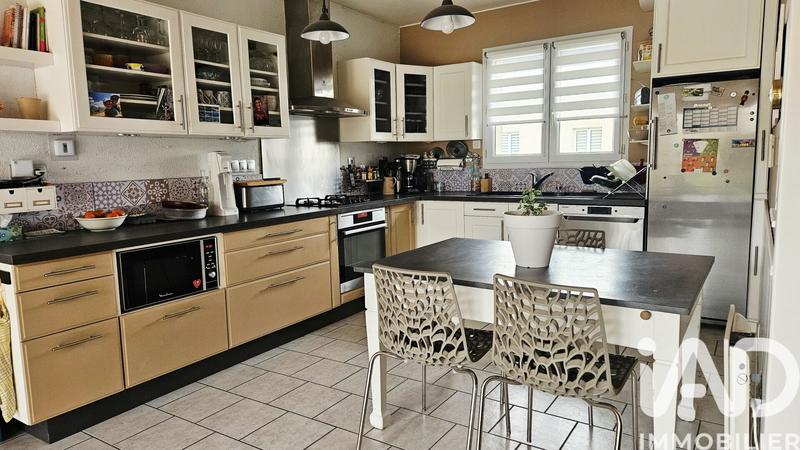 Maison - 127 m² - 7 pièces