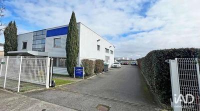 Local commercial - 596 m²