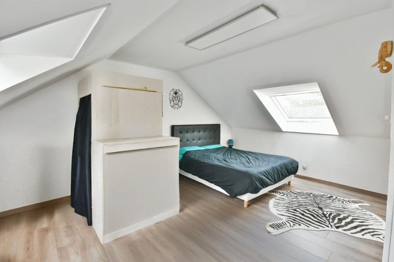 Maison - 180 m² - 8 pièces