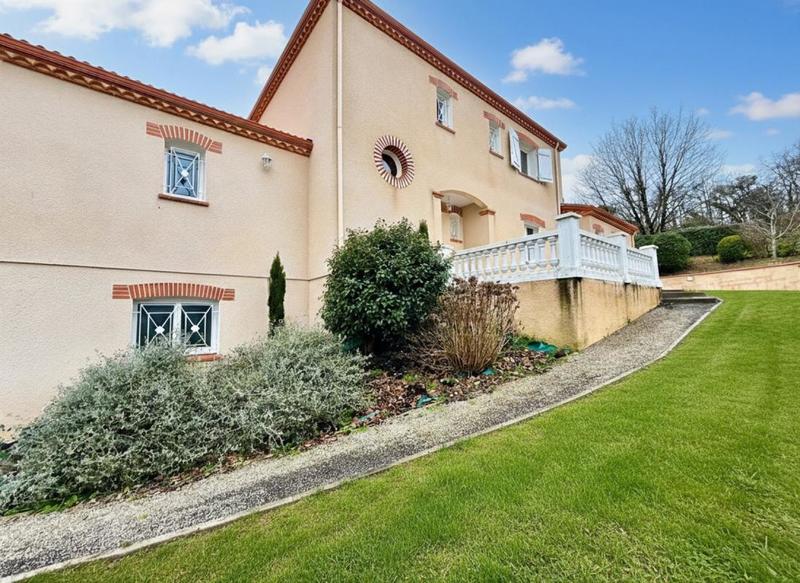 Villa - 219 m² - 7 pièces