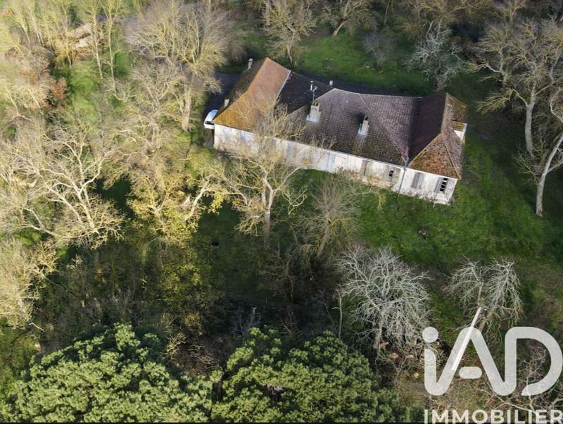 Maison - 355 m² - 10 pièces