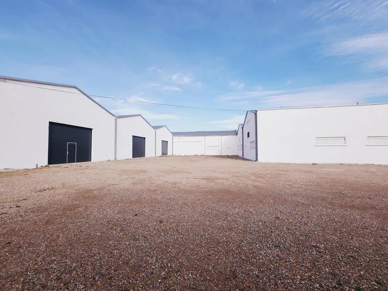 Entrepôt - 3 600 m² - 1 pièce