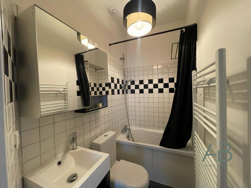 Appartement - 99 m² - 5 pièces