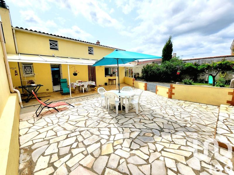 Maison - 194 m² - 8 pièces