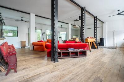 Maison - 407 m² - 5 pièces