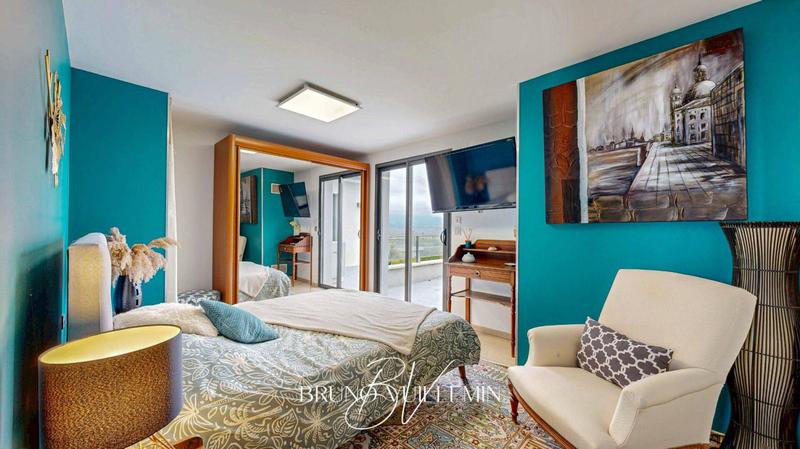 Villa - 251 m² - 8 pièces