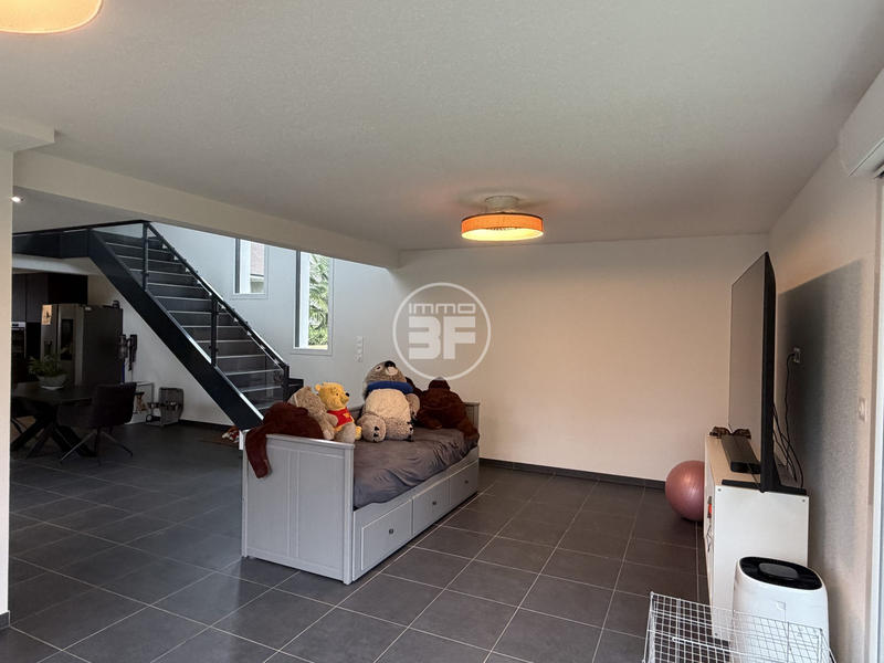 Maison - 250 m² - 7 pièces