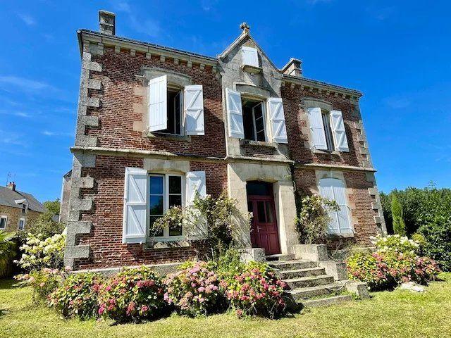 Maison - 227 m² - 7 pièces