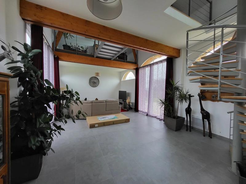 Maison - 282 m² - 11 pièces