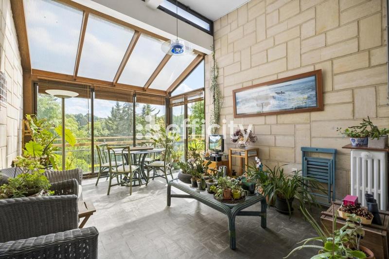 Villa - 309 m² - 12 pièces