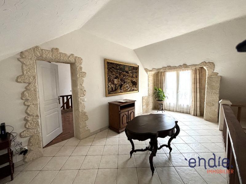 Maison - 195 m² - 8 pièces