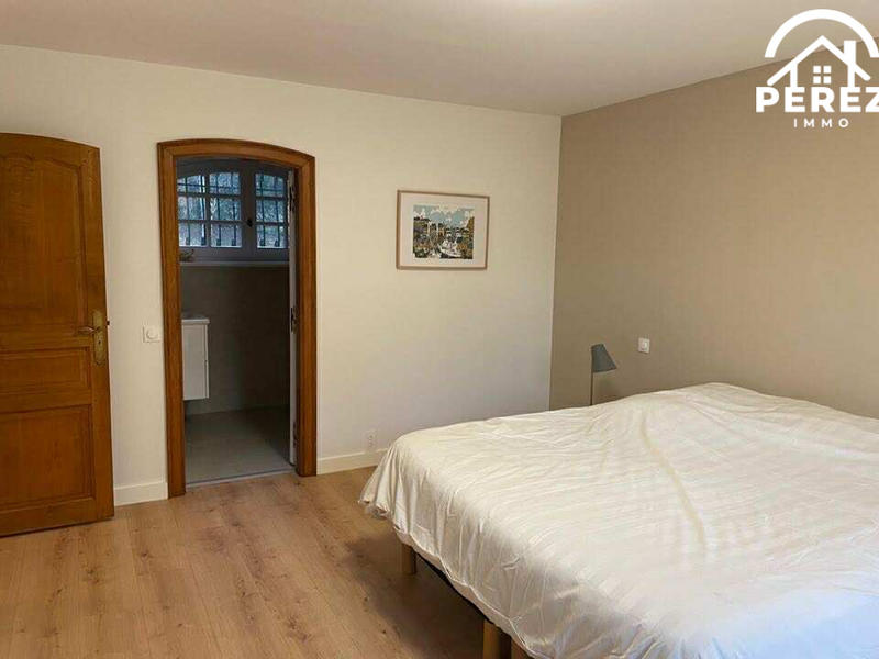 Villa - 278 m² - 10 pièces