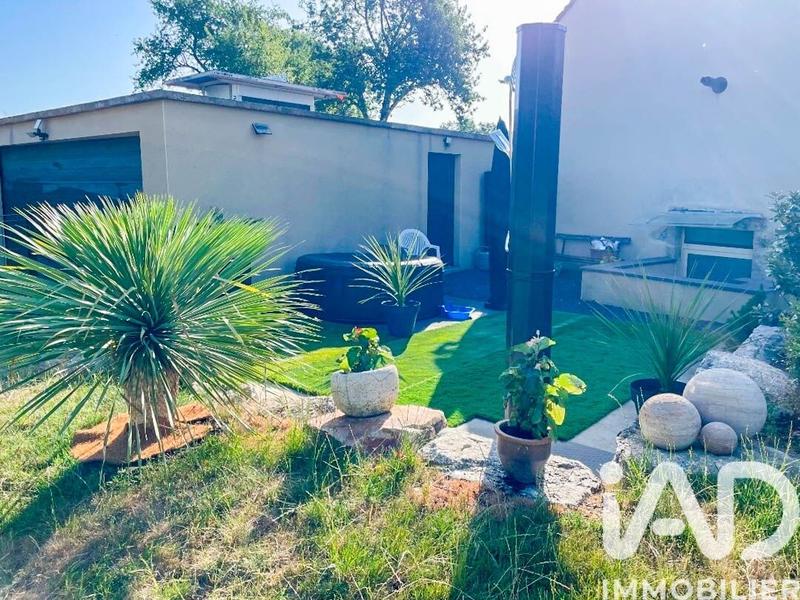 Maison - 596 m² - 18 pièces