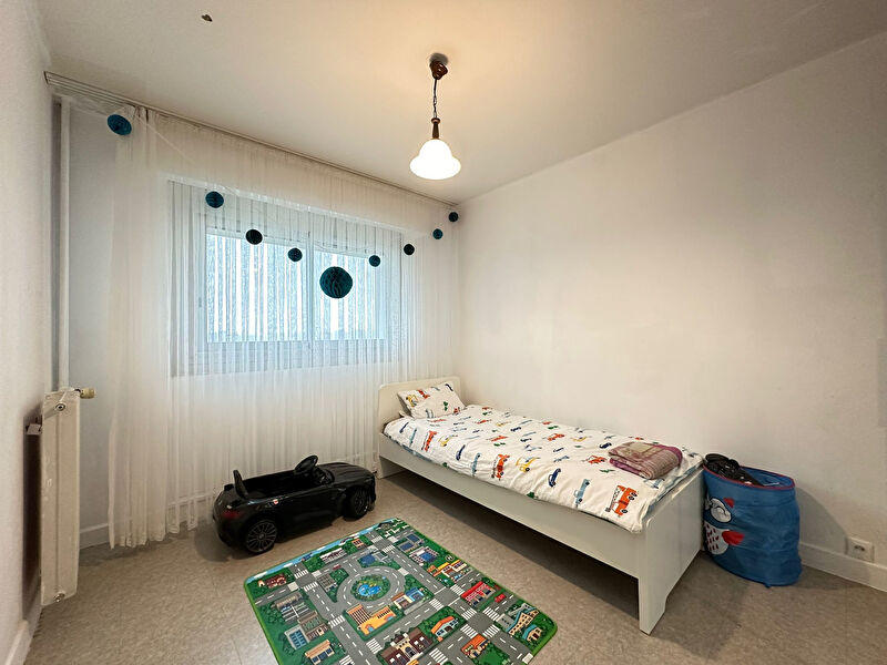 Appartement - 99 m² - 5 pièces