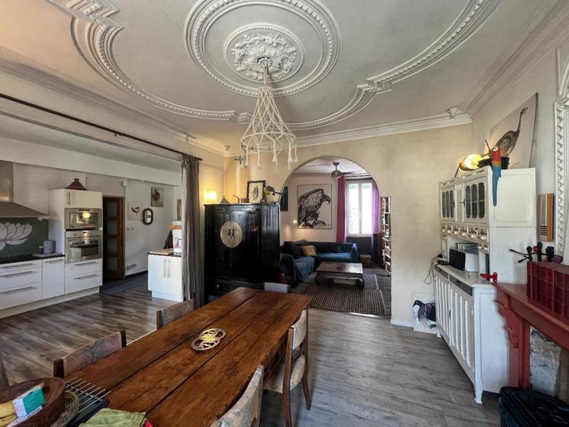 Maison de village - 270 m² - 6 pièces