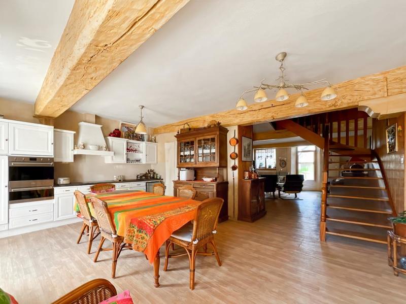 Maison - 200 m² - 6 pièces