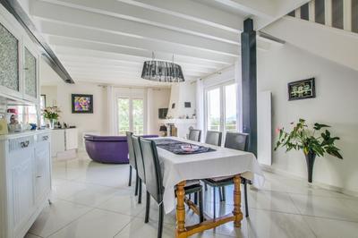 Maison - 204 m² - 5 pièces