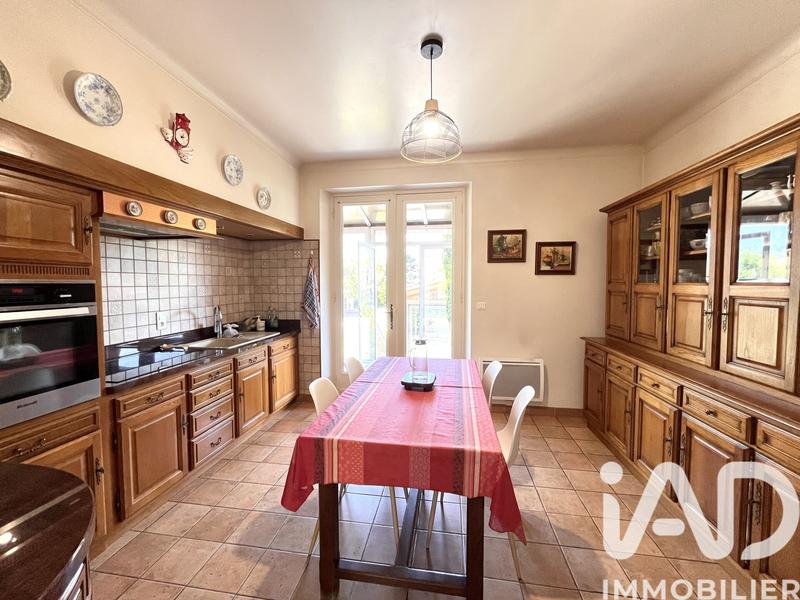 Maison - 137 m² - 6 pièces