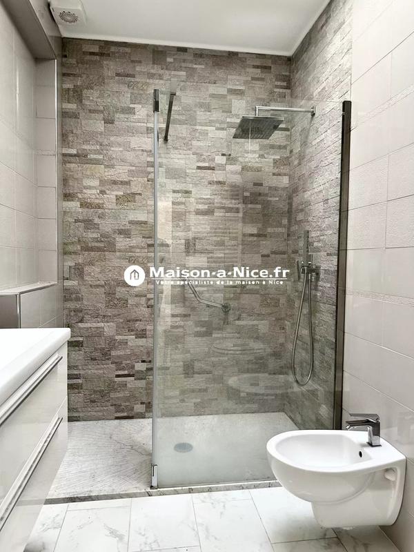 Maison - 320 m² - 6 pièces