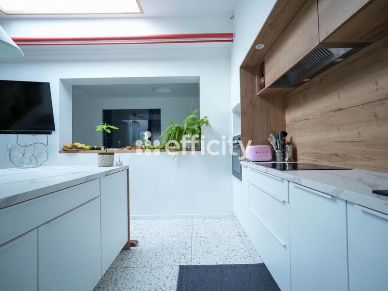 Demeure - 380 m² - 6 pièces