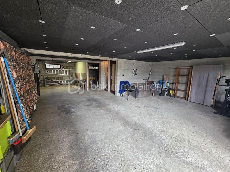 Maison traditionnelle - 121 m² - 4 pièces