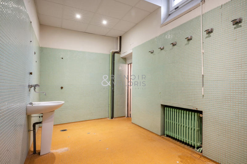 Bureau - 81 m² - 4 pièces