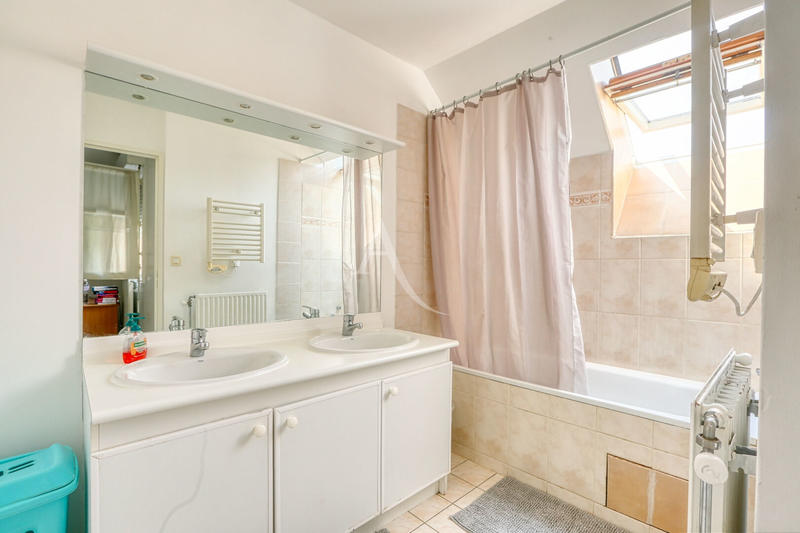 Maison - 168 m² - 7 pièces