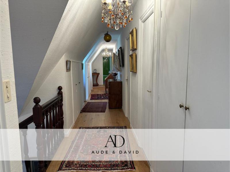 Maison - 200 m² - 10 pièces