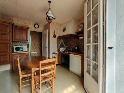 Maison - 90 m² - 5 pièces