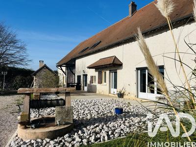 Maison - 232 m² - 9 pièces