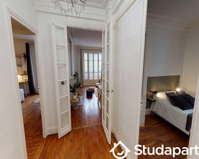 Chambre - 120 m² - 1 pièce