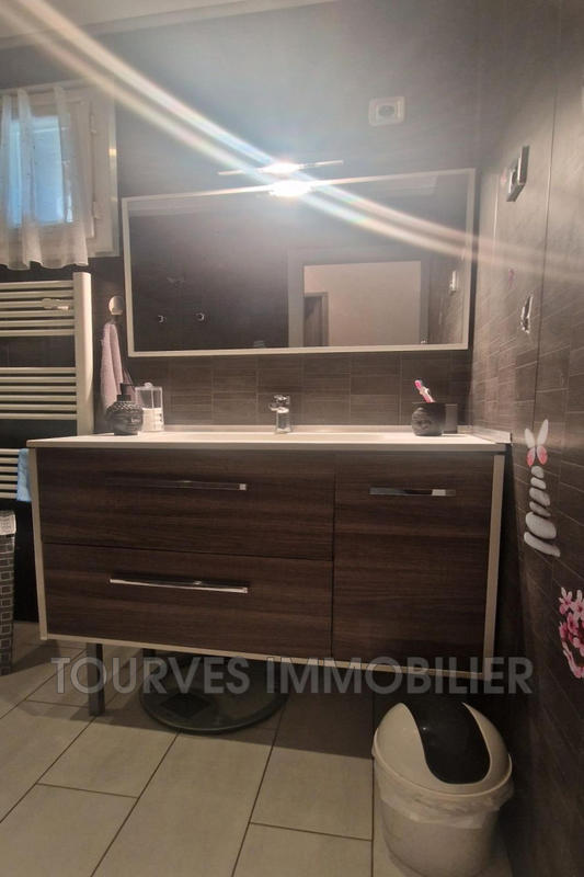 Villa - 184 m² - 6 pièces