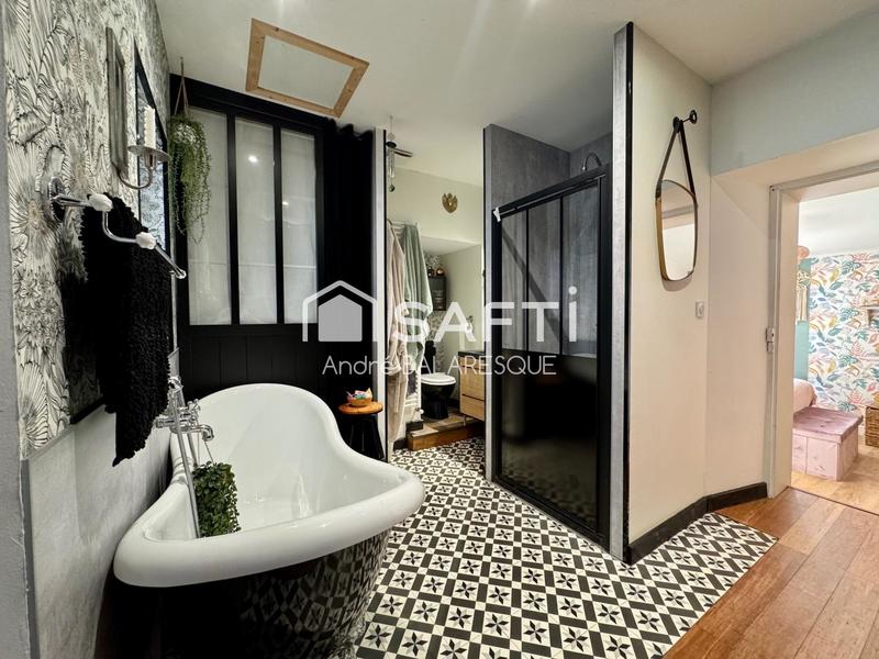 Maison - 175 m² - 8 pièces