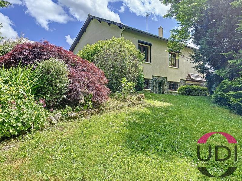 Maison - 167 m² - 8 pièces