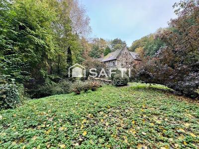 Maison - 248 m² - 9 pièces