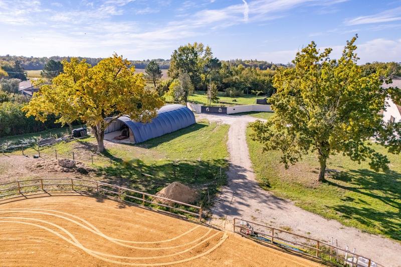 Maison - 260 m² - 7 pièces