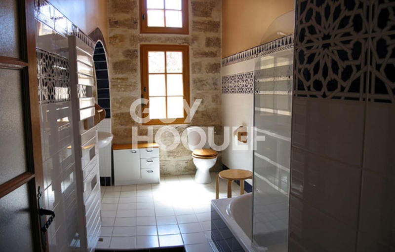 Maison - 324 m² - 8 pièces