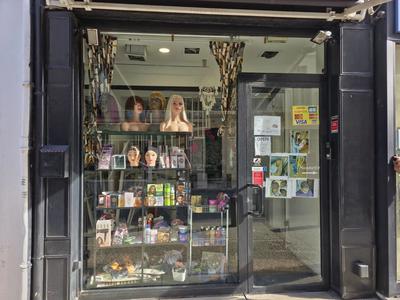 Local commercial - 85 m² - 3 pièces