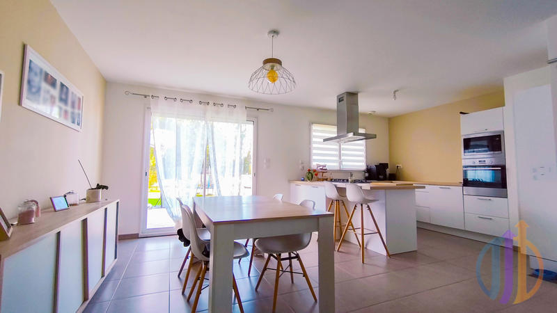 Maison - 90 m² - 4 pièces